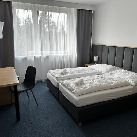 Horsky Hotel Jelenovska S Bazenem V Cene Valašské Klobouky Exterior foto