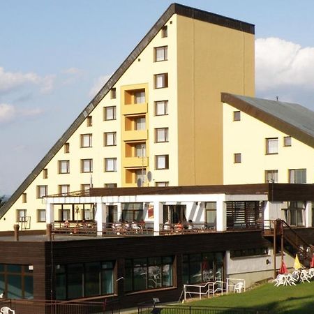 Horsky Hotel Jelenovska S Bazenem V Cene Valašské Klobouky Exterior foto