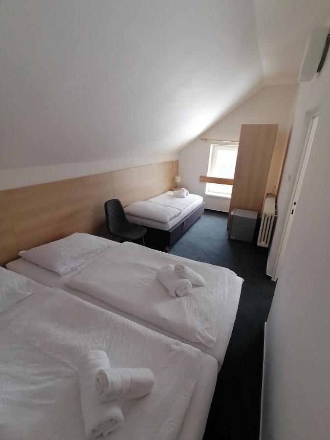 Horsky Hotel Jelenovska S Bazenem V Cene Valašské Klobouky Exterior foto