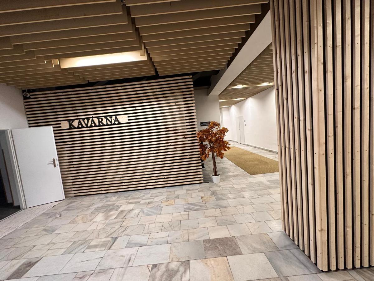 Horsky Hotel Jelenovska S Bazenem V Cene Valašské Klobouky Exterior foto