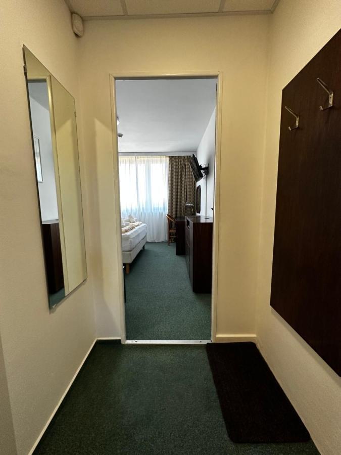 Horsky Hotel Jelenovska S Bazenem V Cene Valašské Klobouky Exterior foto