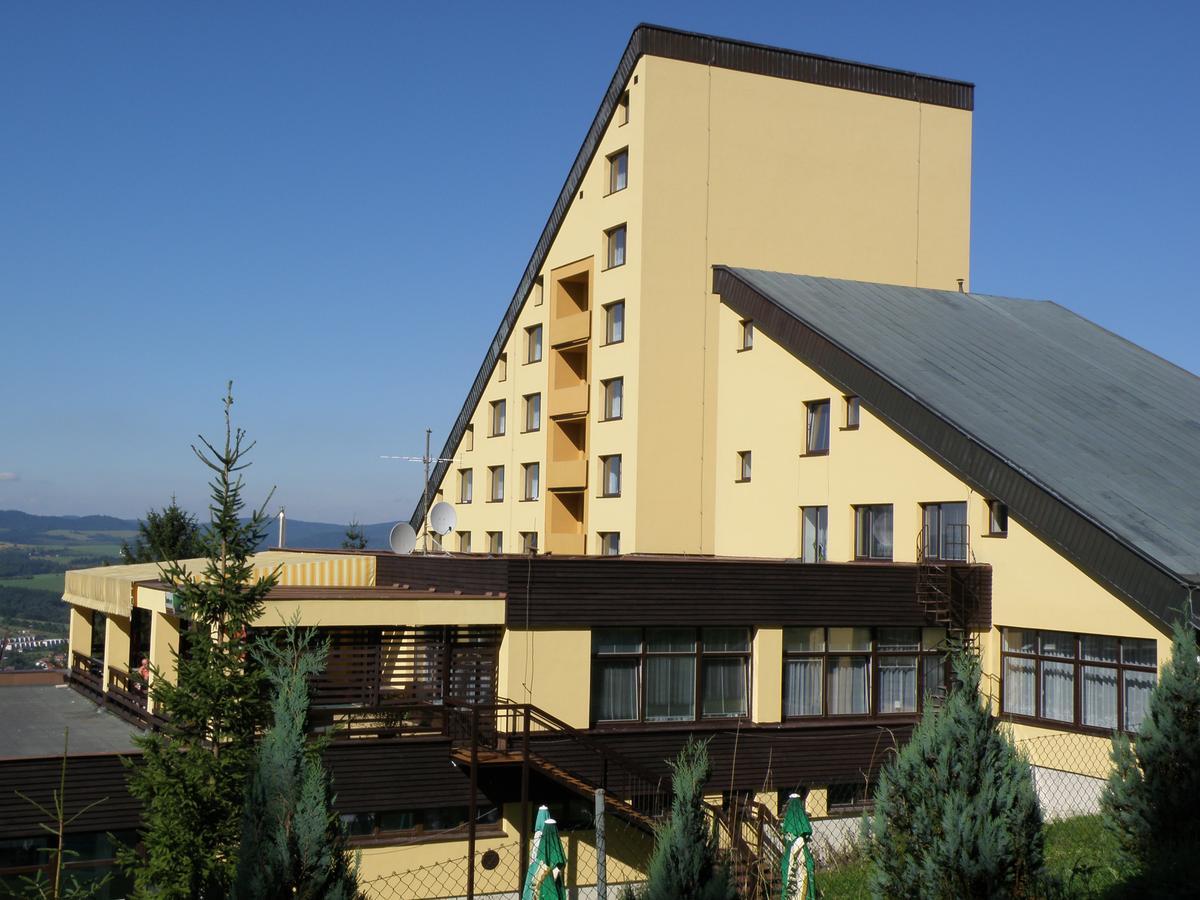 Horsky Hotel Jelenovska S Bazenem V Cene Valašské Klobouky Exterior foto