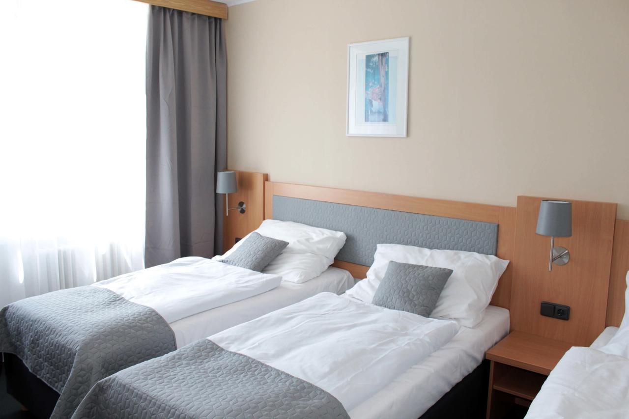 Horsky Hotel Jelenovska S Bazenem V Cene Valašské Klobouky Exterior foto