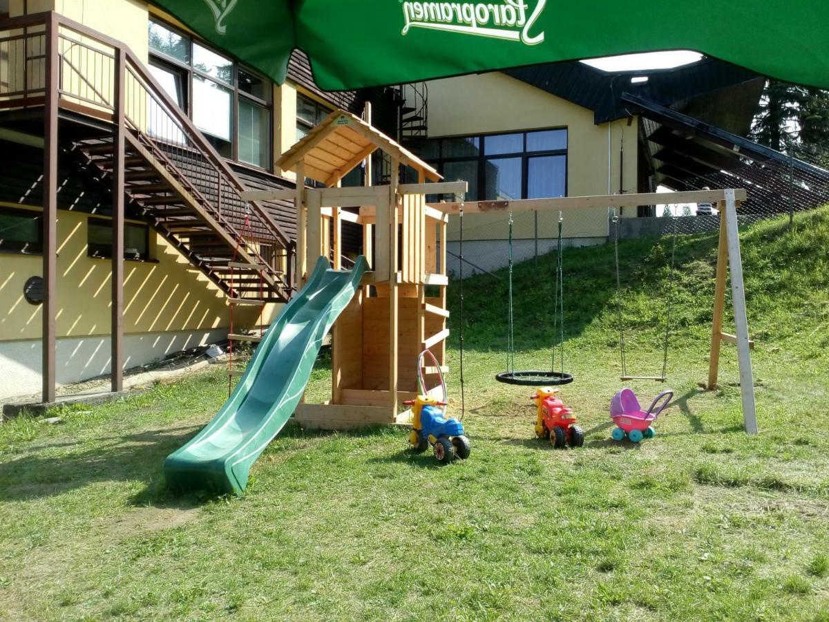 Horsky Hotel Jelenovska S Bazenem V Cene Valašské Klobouky Exterior foto