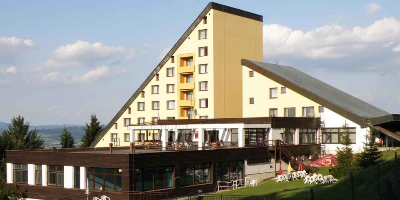 Horsky Hotel Jelenovska S Bazenem V Cene Valašské Klobouky Exterior foto